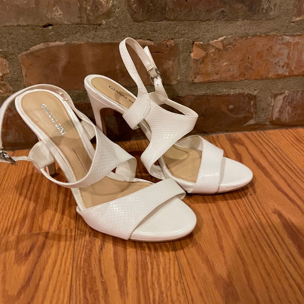 Gianni Bini Women's White Snake Print Ankle Strap Heels Size 9.5M Bridal